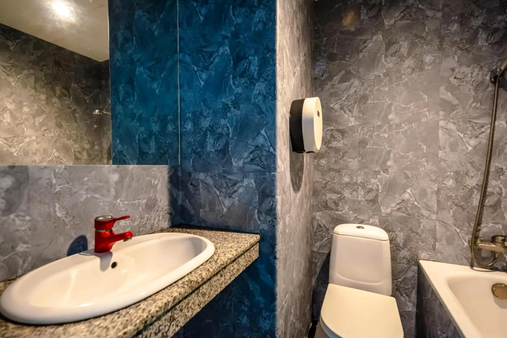 Photo - K Hotel 1515