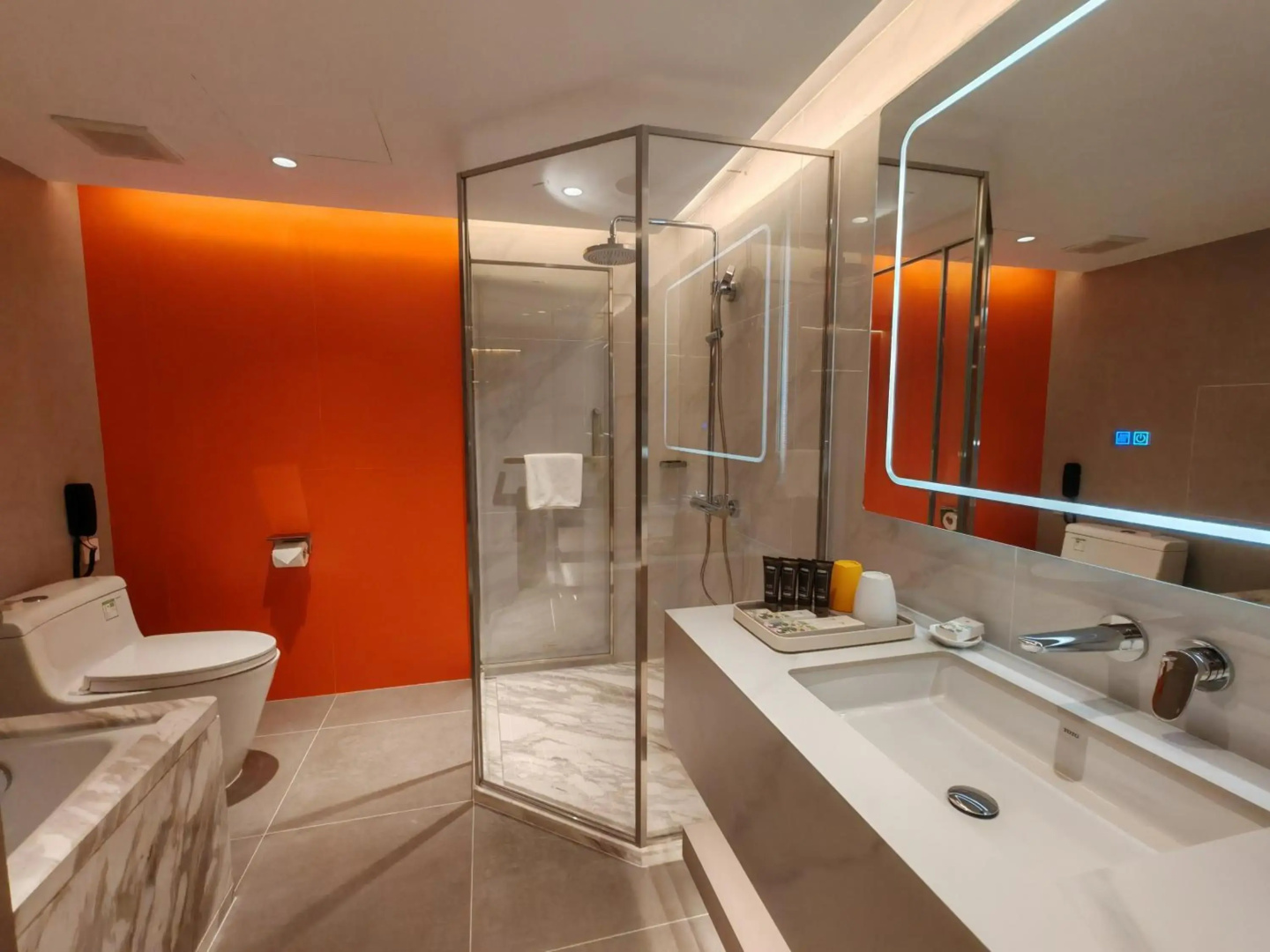 Photo - Hotel Beverly Plaza