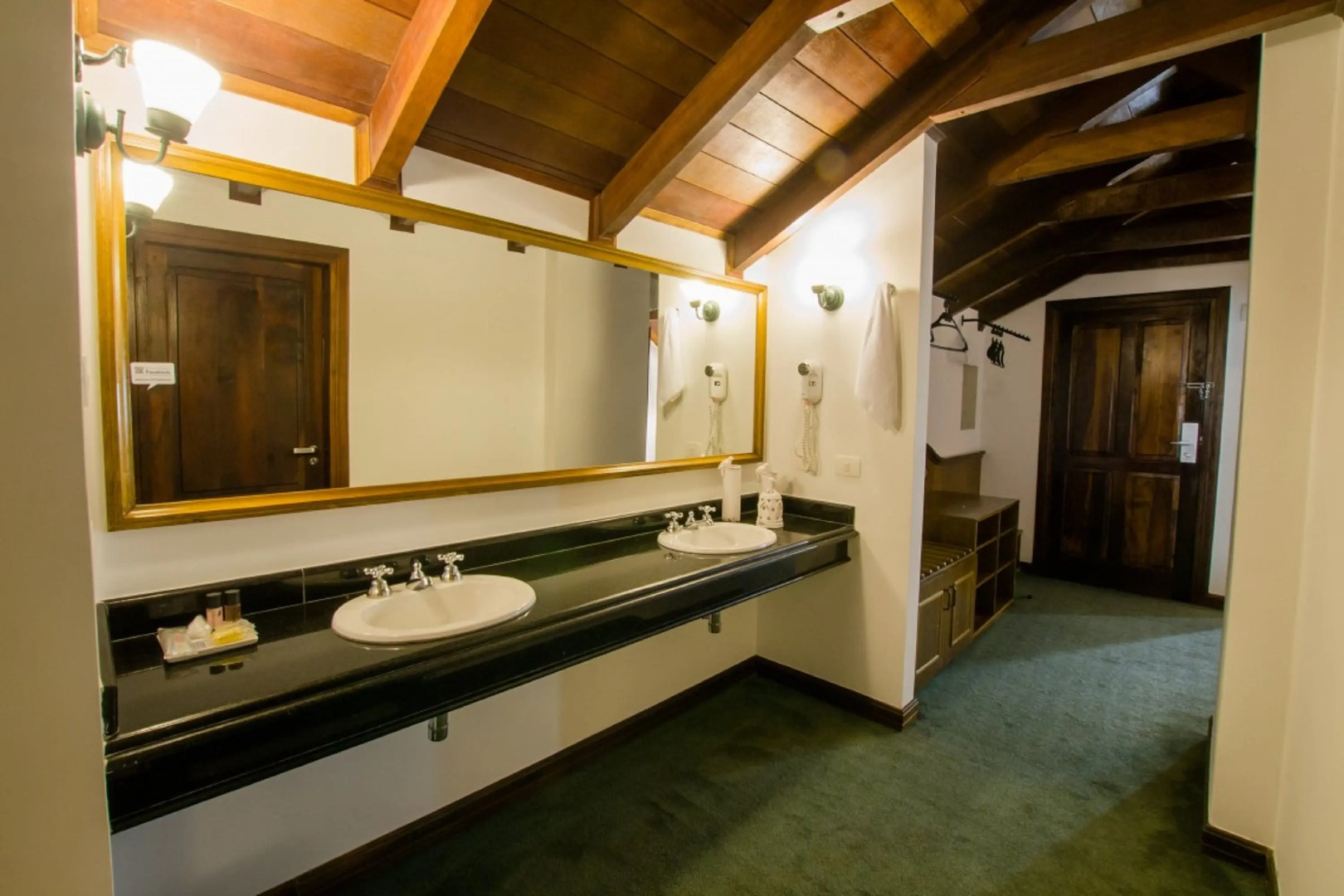 Photo - Johnscher by SJ - San Juan Curitiba