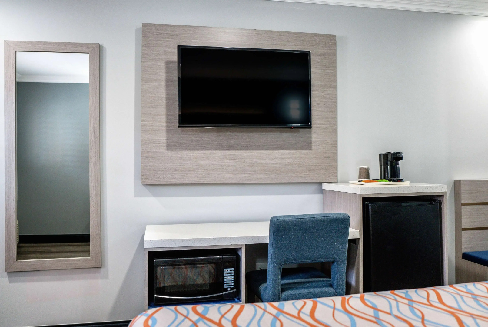Photo - Travelodge Inn & Suites by Wyndham Bell Los Angeles Area