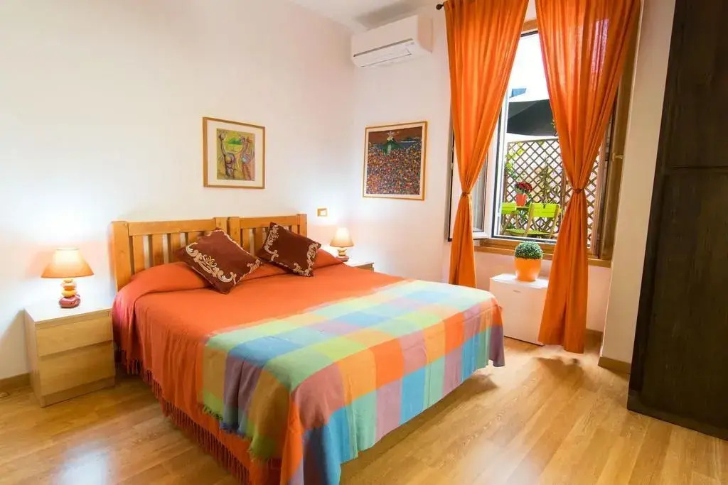 Photo - Maison Vaticana