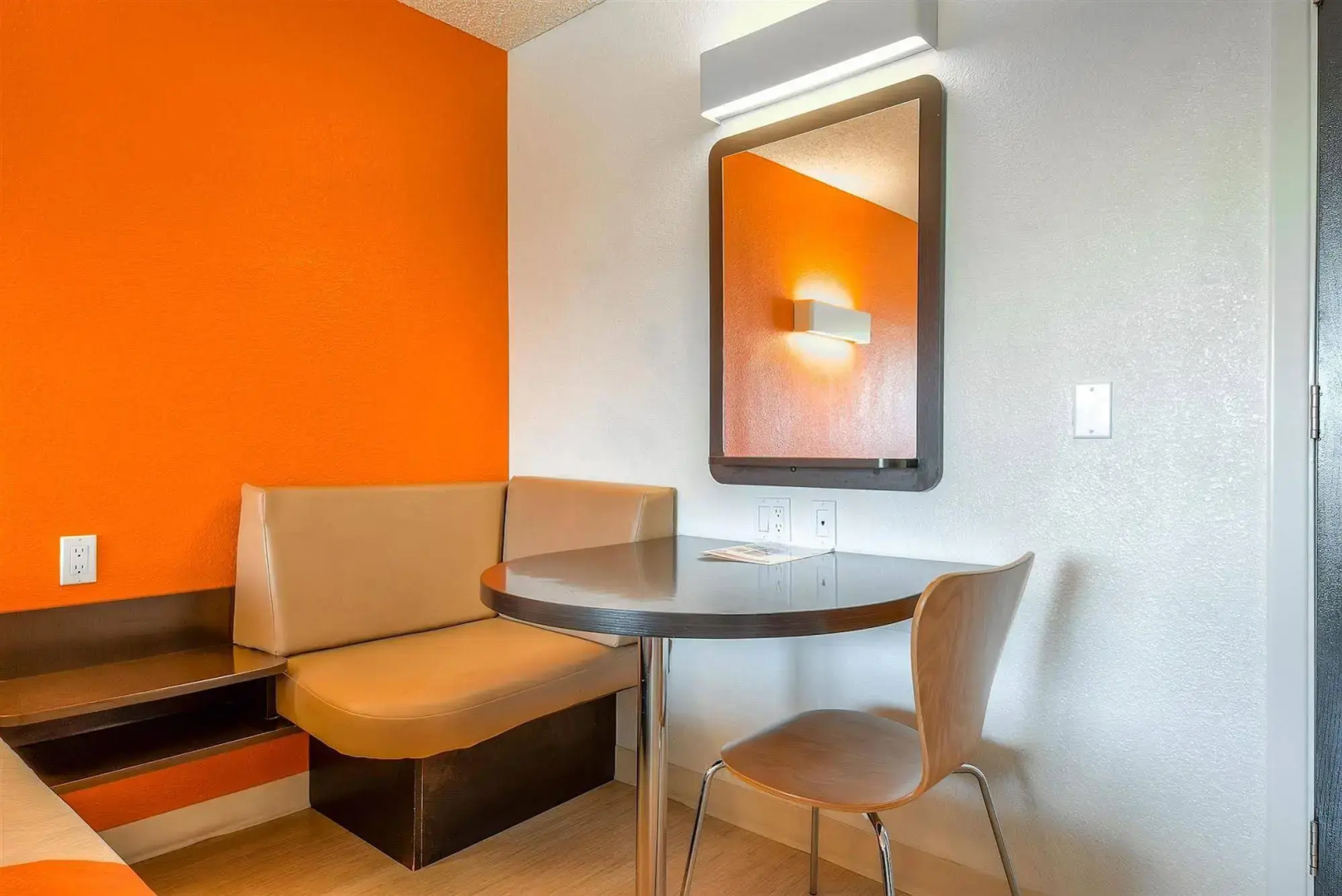 Foto - Motel 6-Anaheim, CA - Maingate