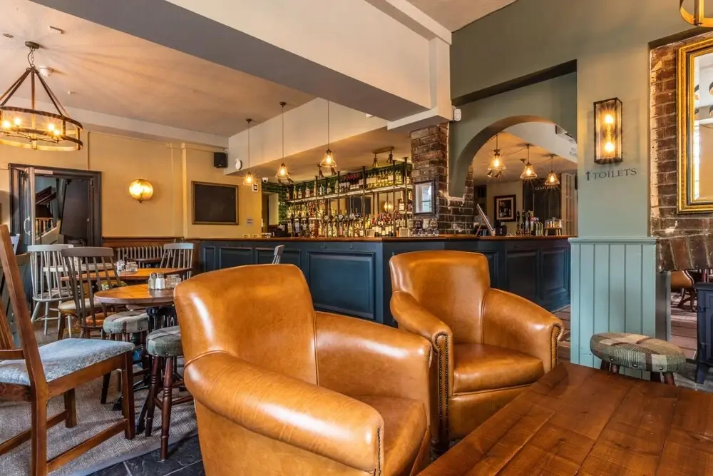 Photo - Greyhound Hotel