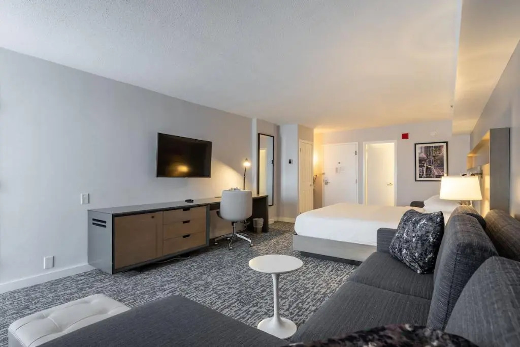 Photo - DoubleTree by Hilton New York JFK Airport