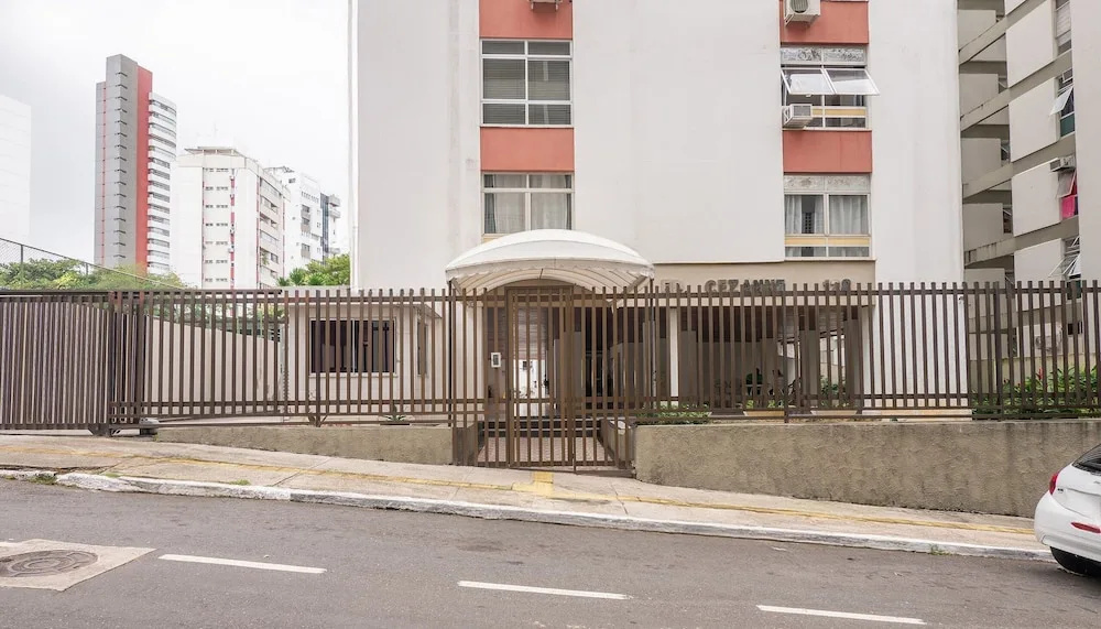 Apartment With Balcony and Barbecue Cec0801