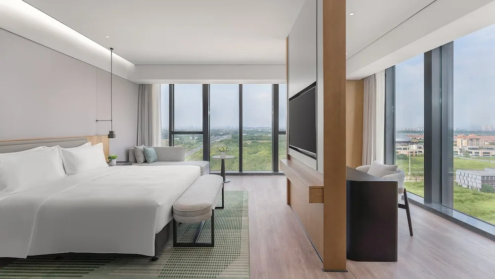 Holiday Inn Wuhan Houguan Lake by IHG