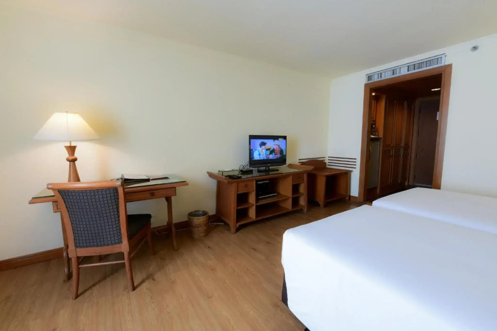 Foto - Sinsuvarn Airport Suite Hotel