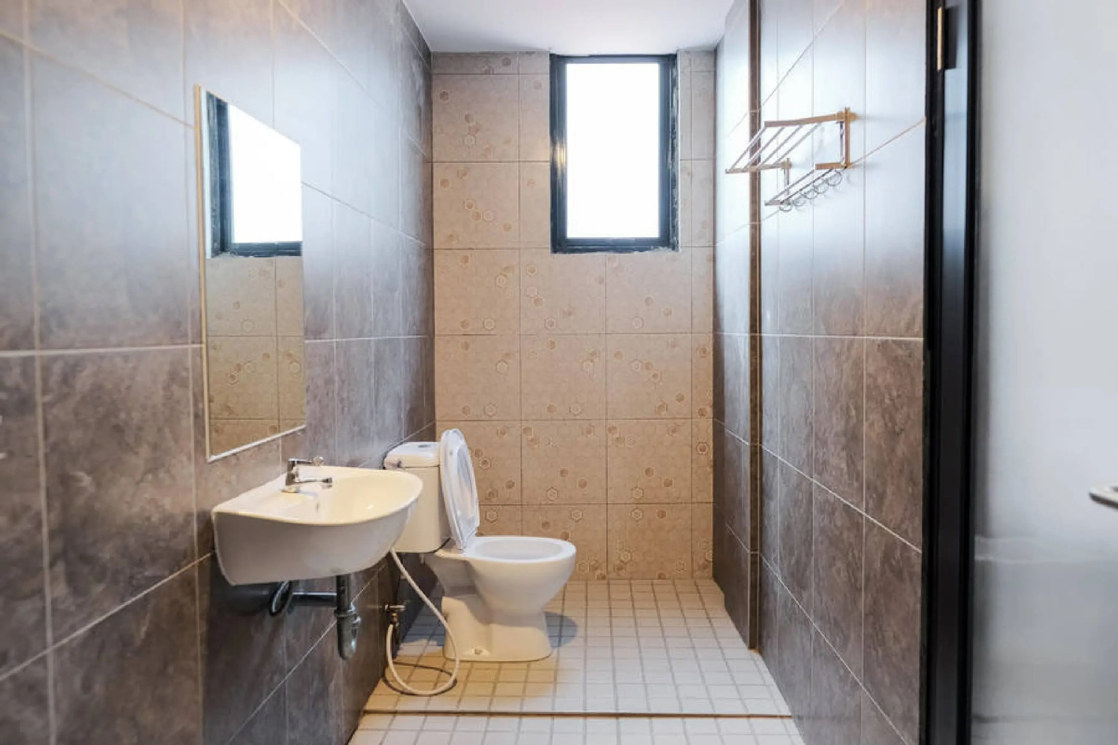 Foto - RedDoorz Plus near Taman Anggrek Mall