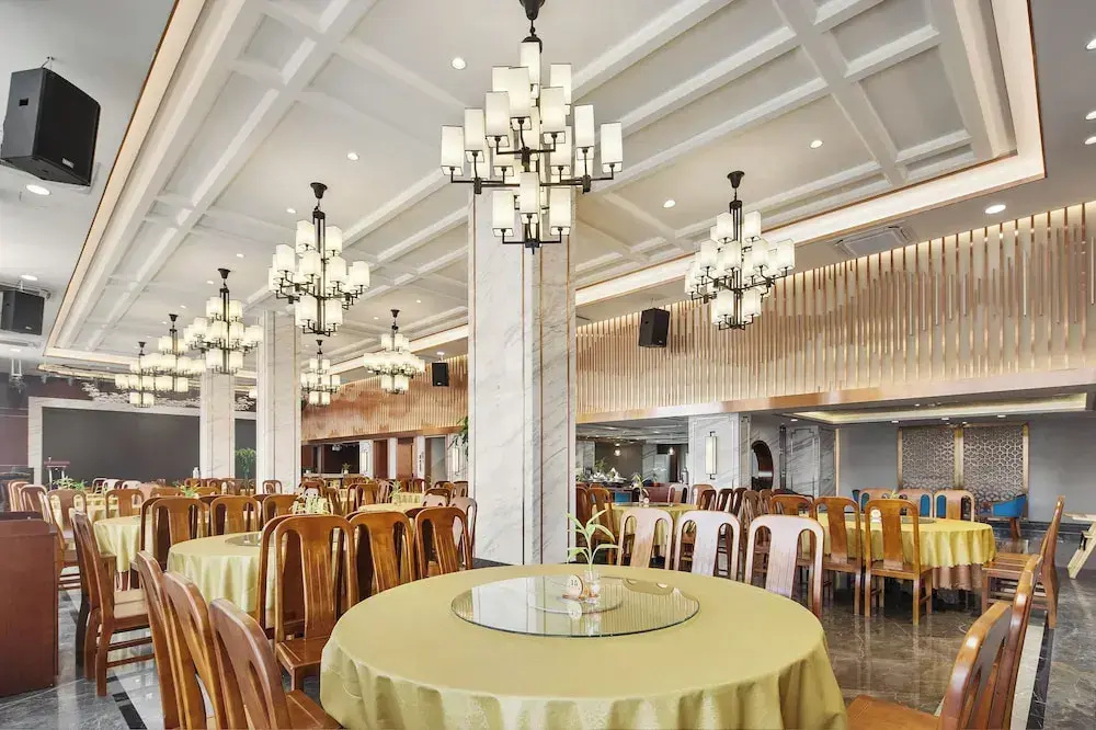 Photo - Rose Garden International Hotel