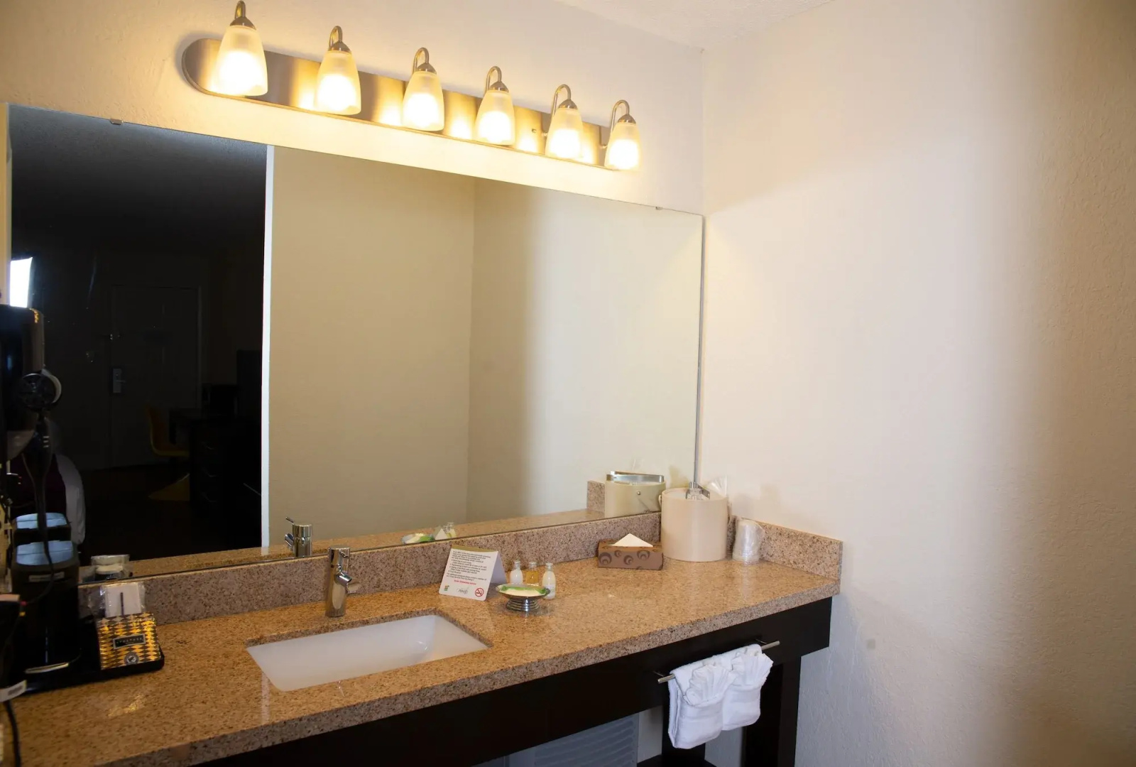 Photo - Avanti International Resort