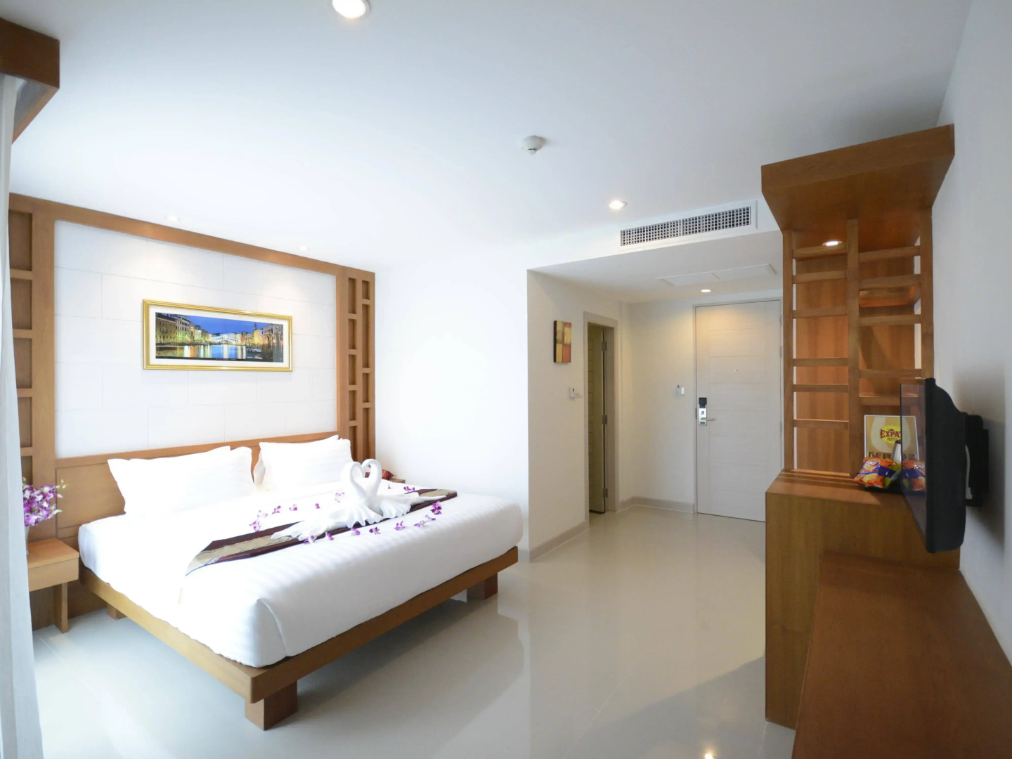 Photo - The Patong Center Hotel
