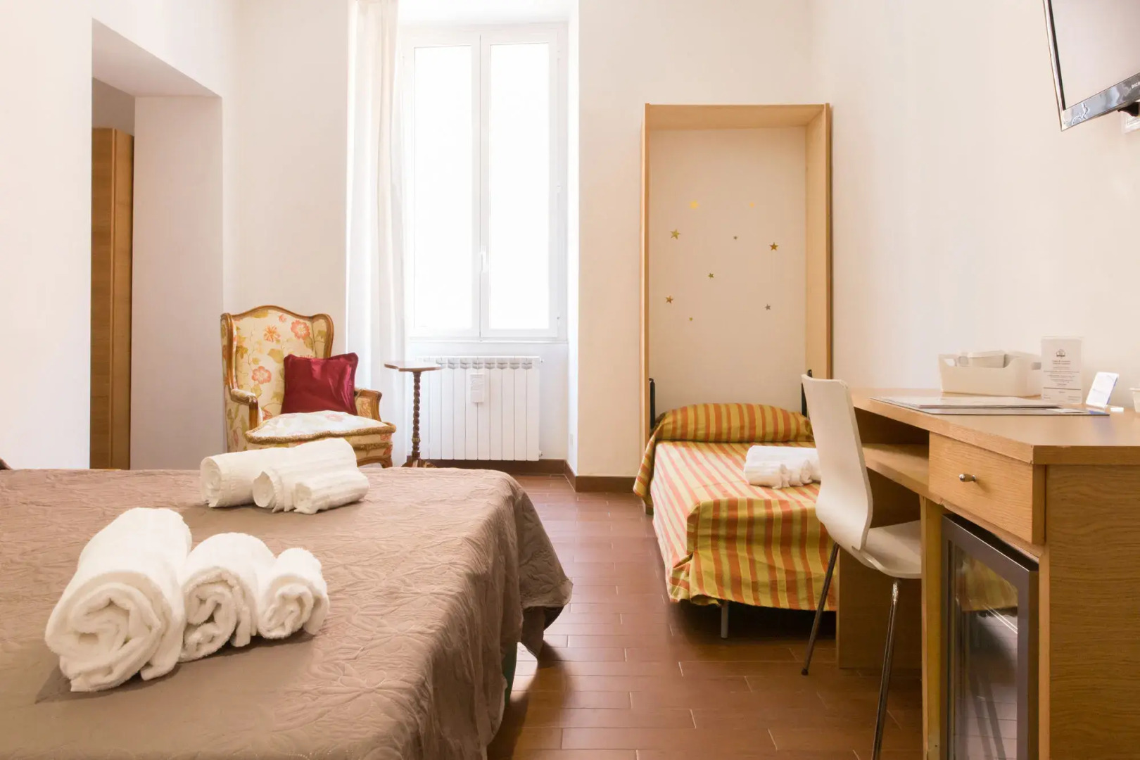 Photo - Bed And Best