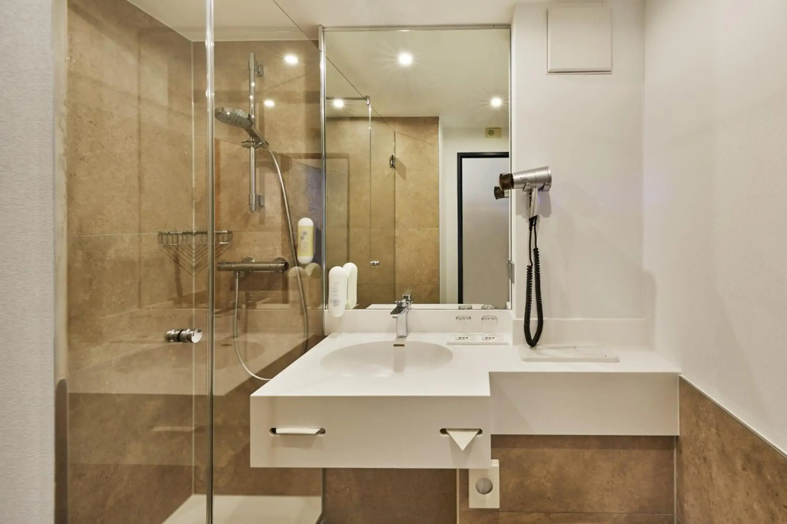 Photo - H+ Hotel Köln Brühl