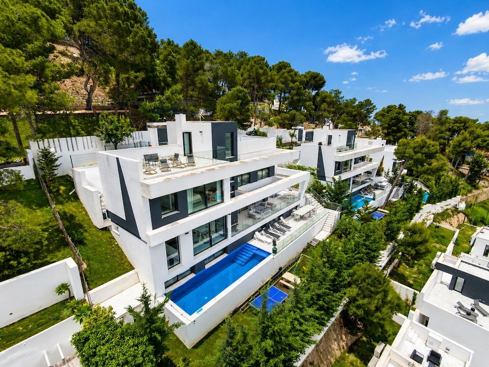 Photo - Villas Pinares de San Antón, Saltwater pool, Sea, City, Mountain Views