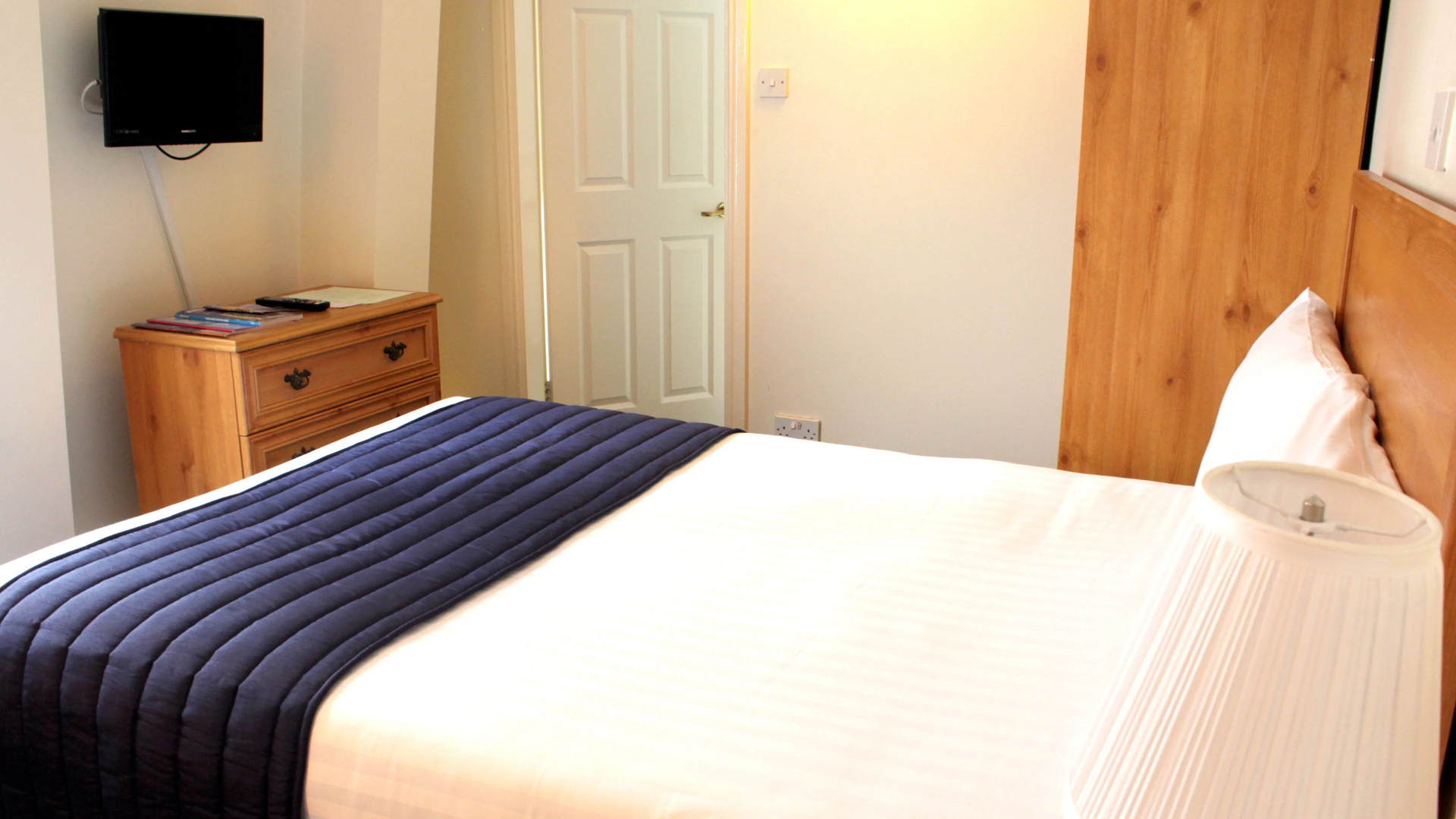 Photo - Discovery Inn - Leeds