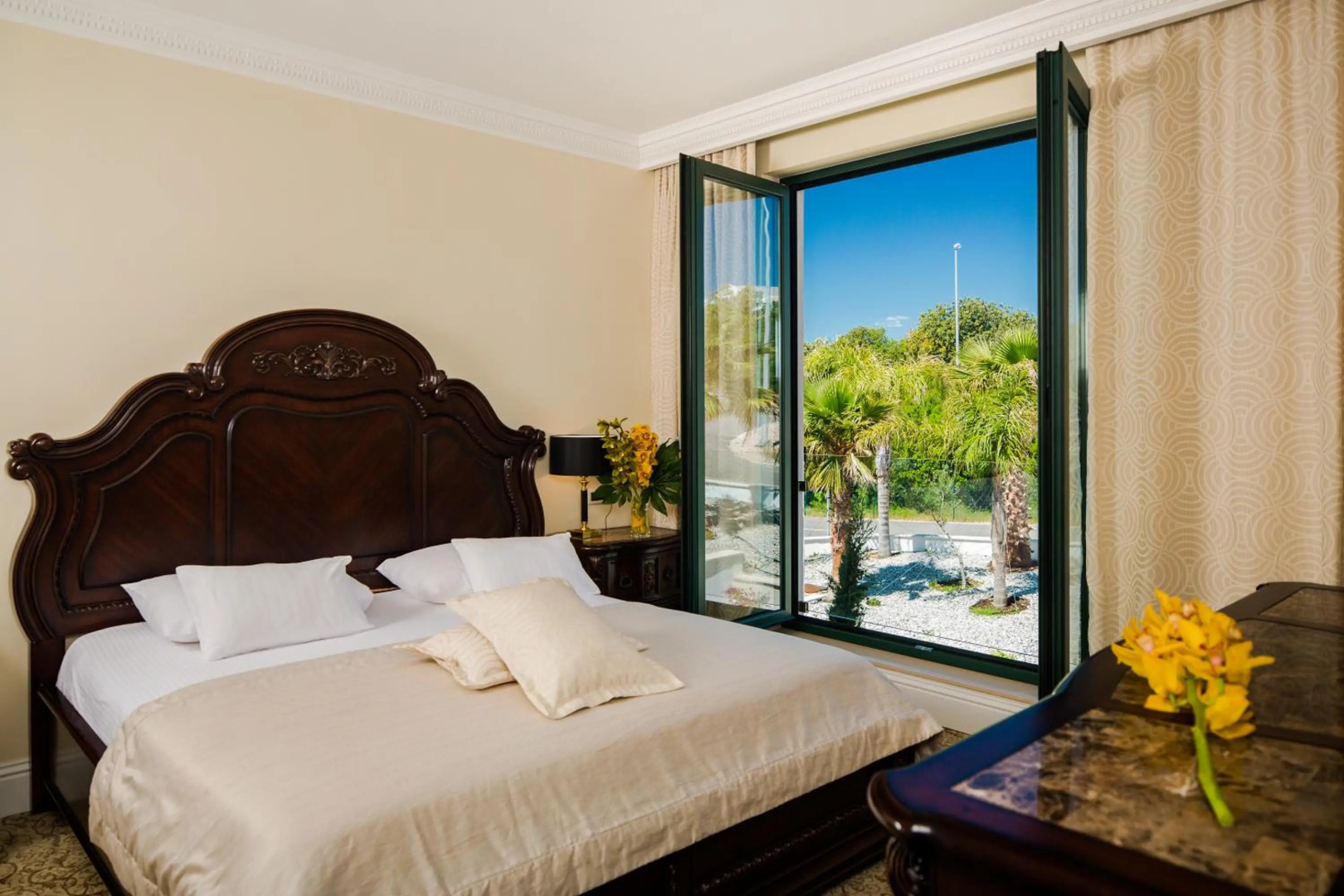 Photo - Royal Princess Hotel