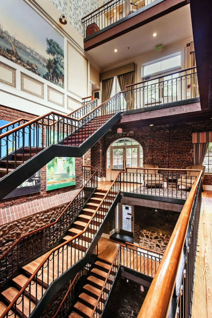 Photo - River Street Inn