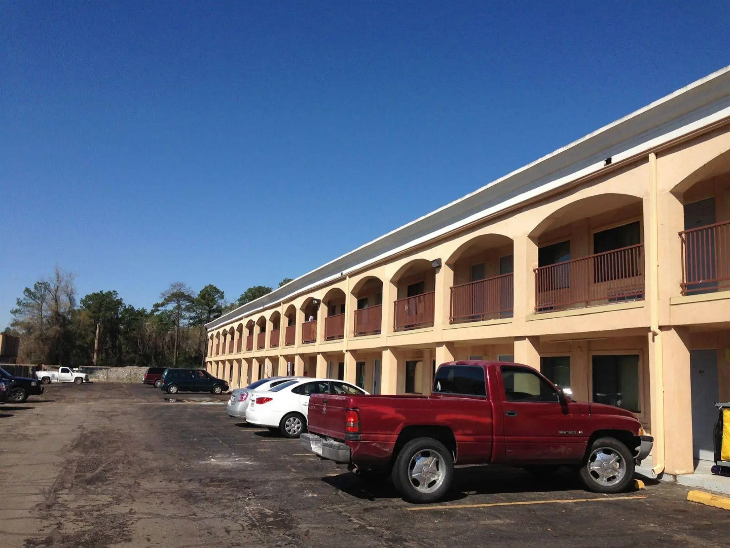 Foto - Travel Inn & Suites