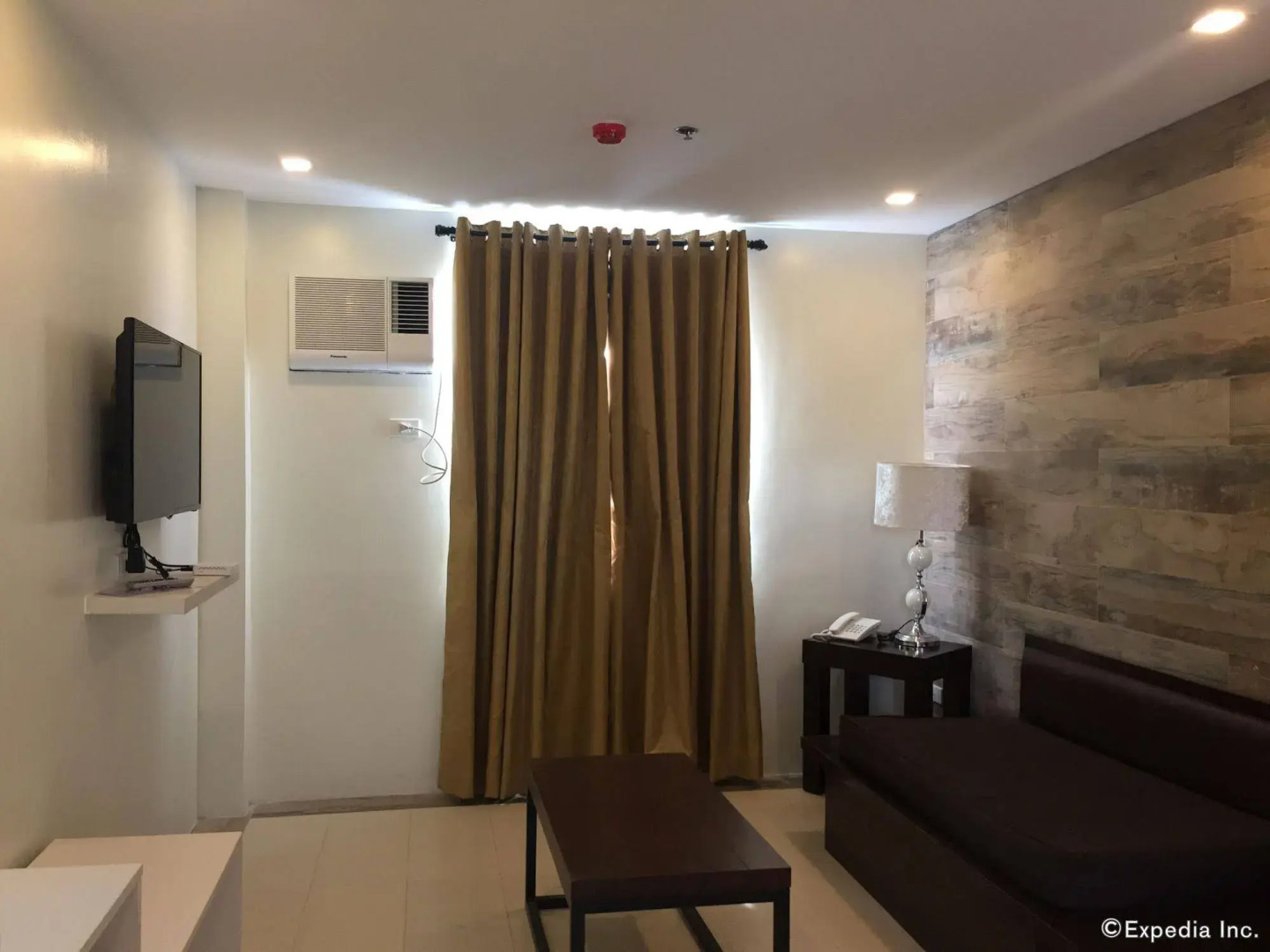 Photo - Cebu Uncle Toms Cabin Hotel powered by Cocotel