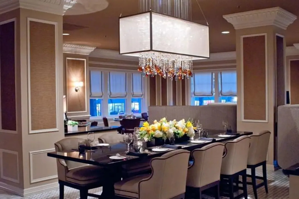 Photo - Warwick Melrose Hotel