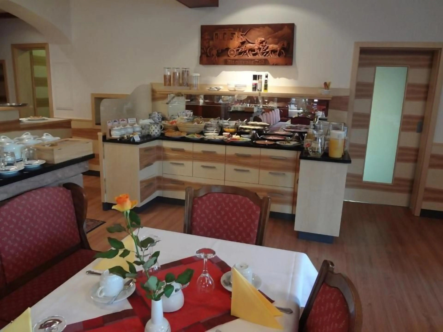 Foto - Hotel Rose Heidelberg inklusive Frühstück, Saunanutzung und Parkplätze nach Verfügbarkeit