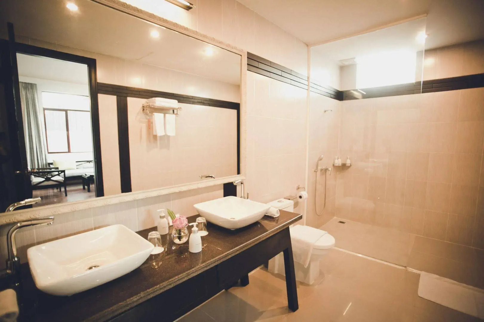 Foto - White Mansion 白色公馆