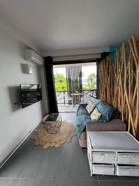 2 accomodations -Studio du Manoir -Le Manoir