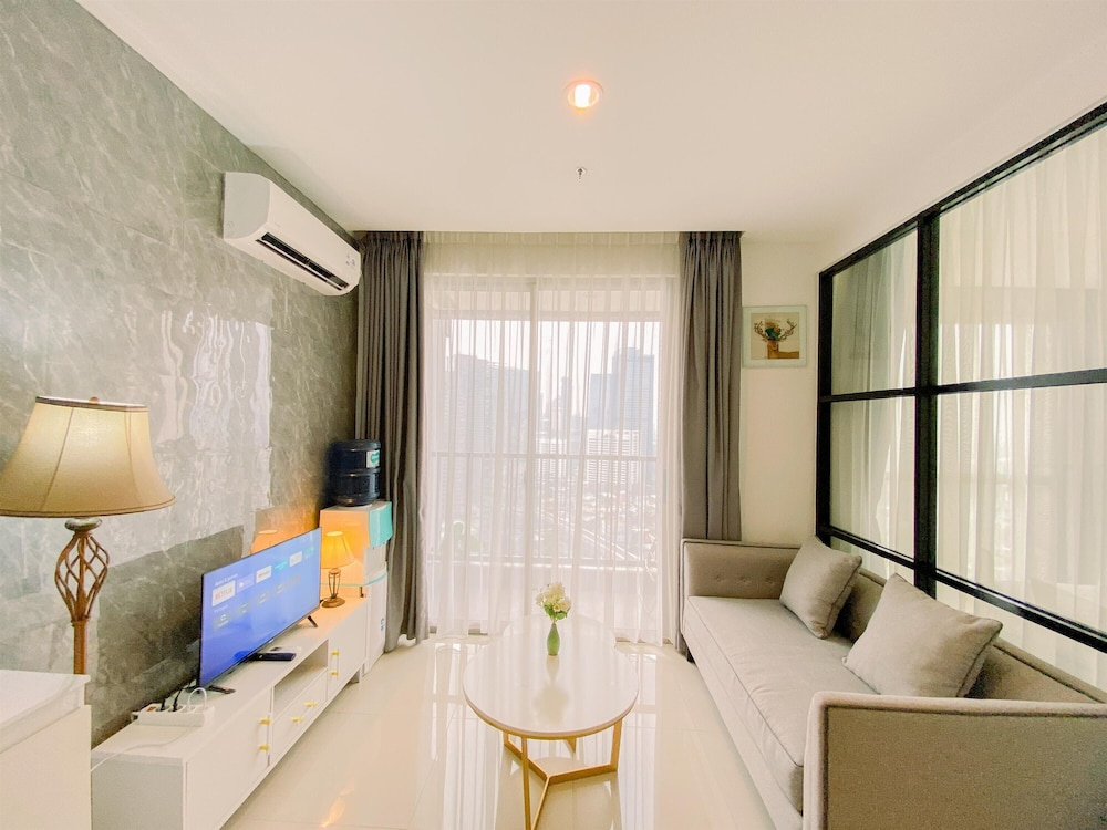 Homey and Warm 1BR at Ciputra World 2 Apartment