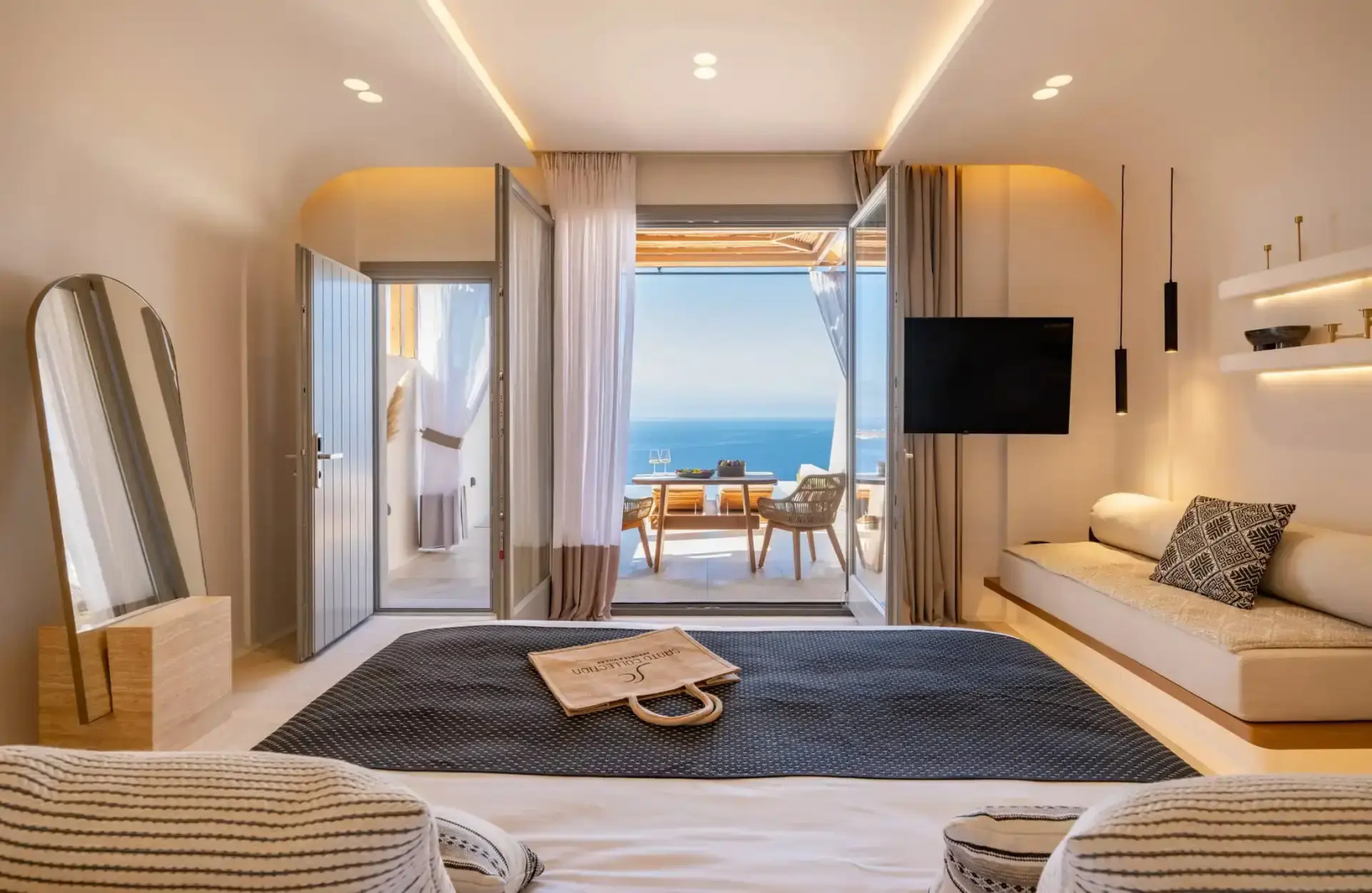 Photo - Santo Mine Oia Suites