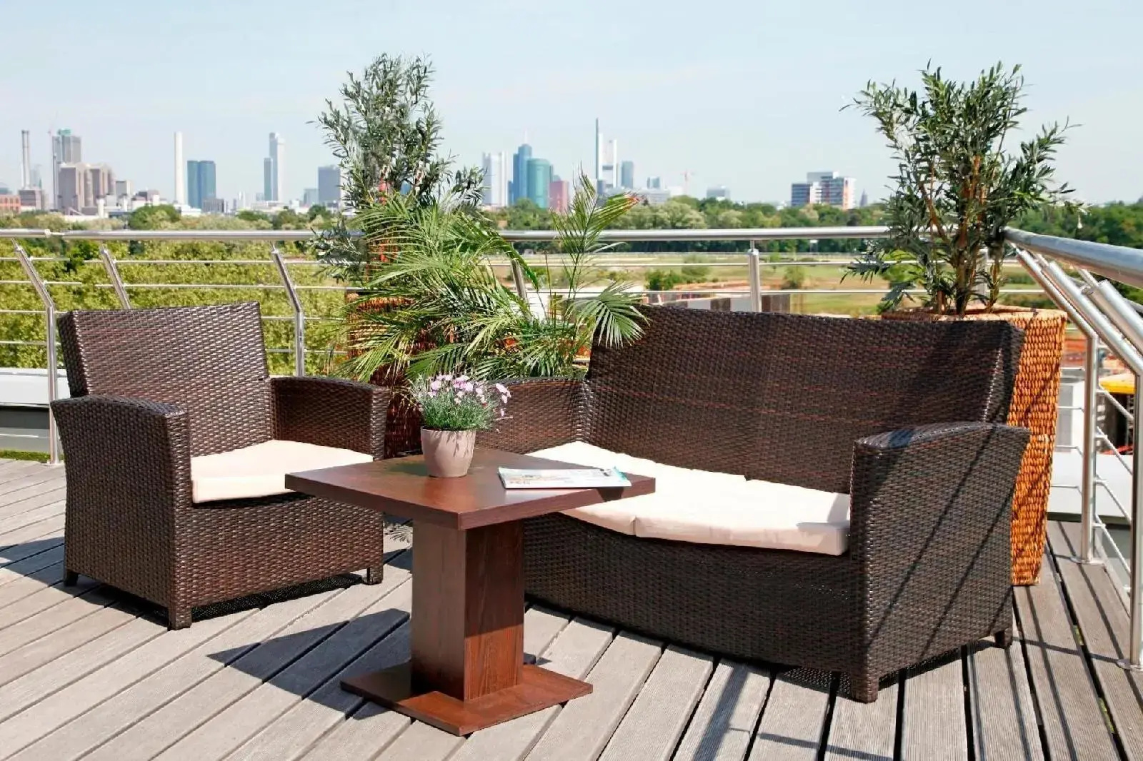 Photo - Paragon Apartments