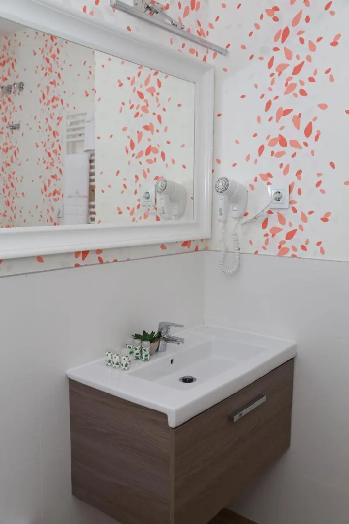 Photo - New Point Opera