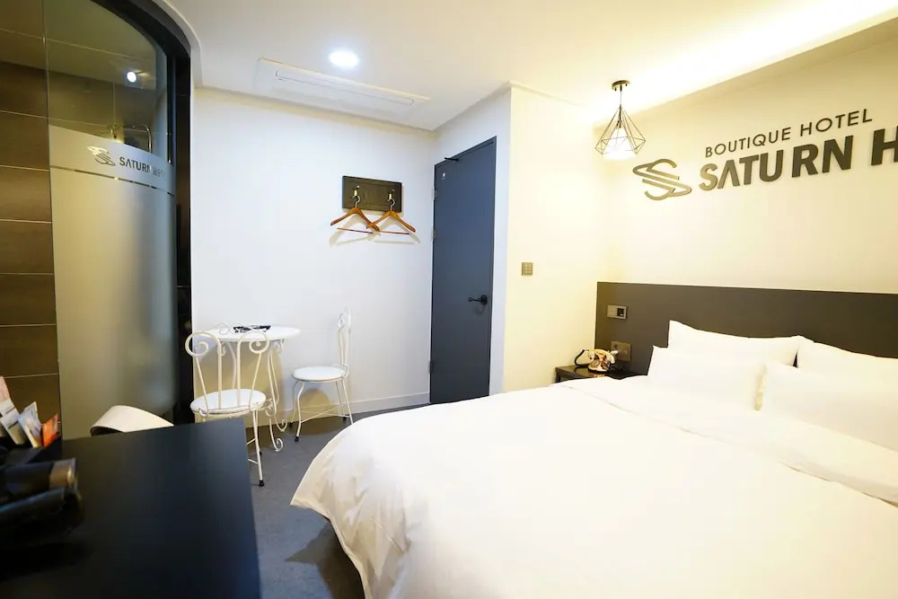 Photo - Saturn Hotel