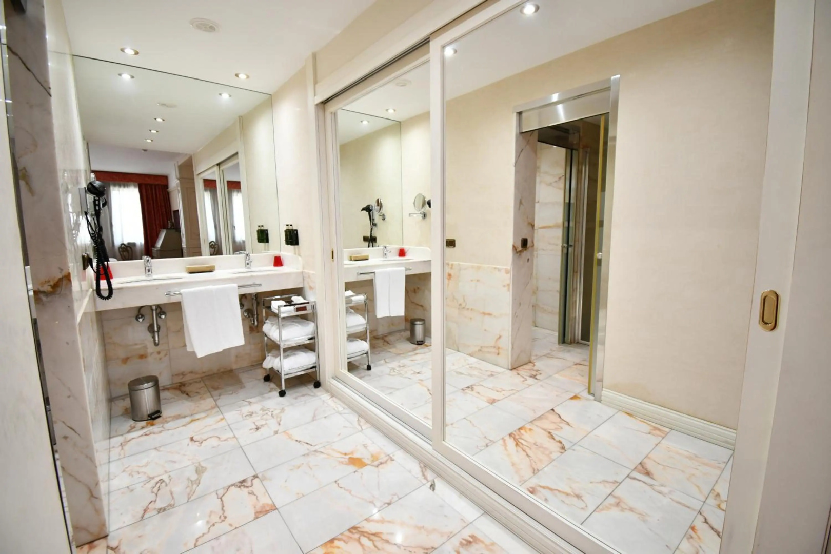 Foto - Best Western Premier CMC Girona