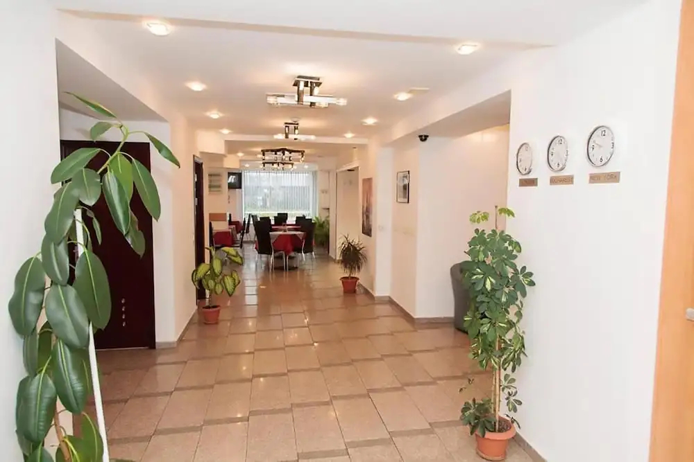 Photo - Plus Hotel