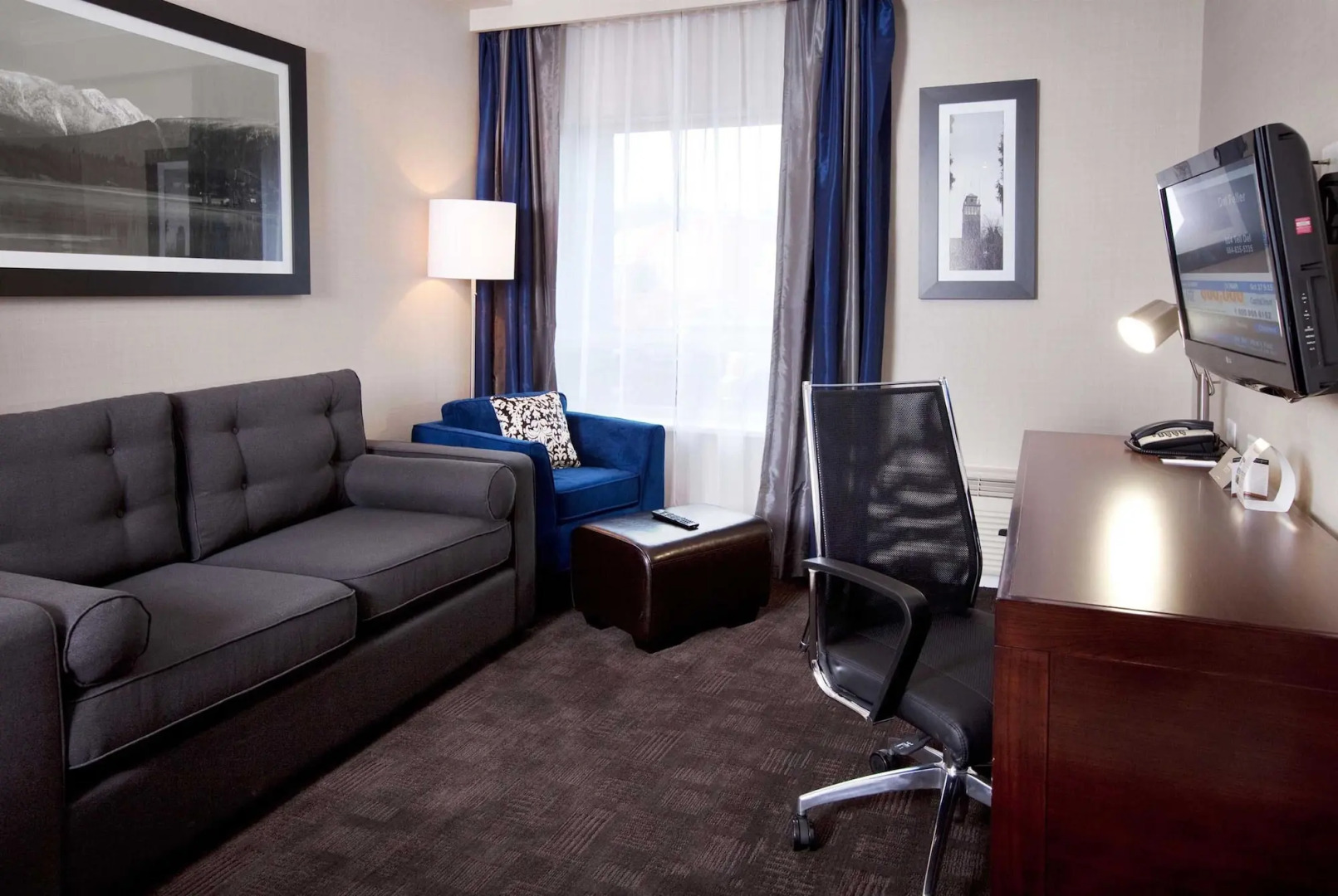 Photo - Sandman Signature Langley Hotel