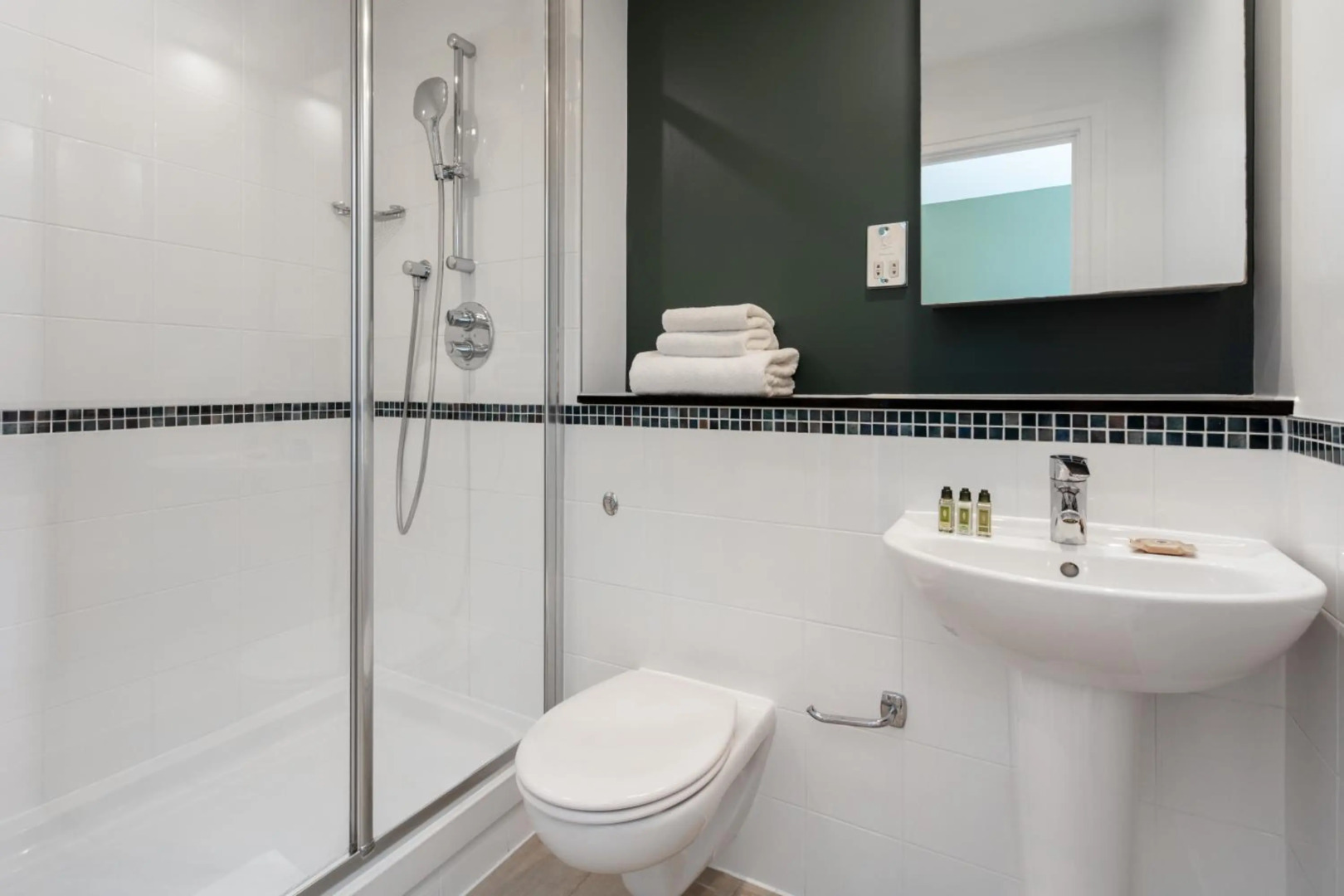 Foto - Marlin Aldgate Tower Bridge