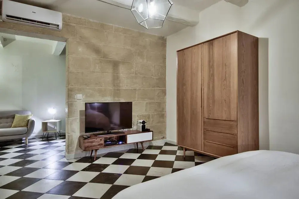 Photo - The House in Old Mint Street