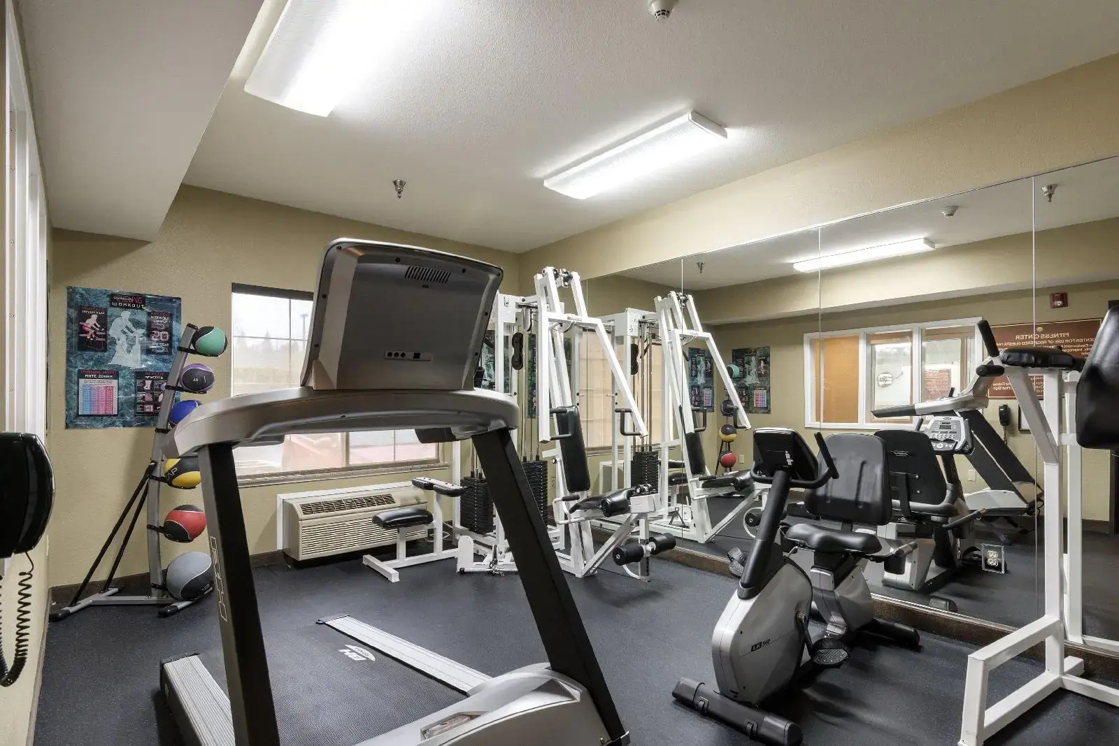 Photo - Comfort Inn & Suites Sacramento - University Area