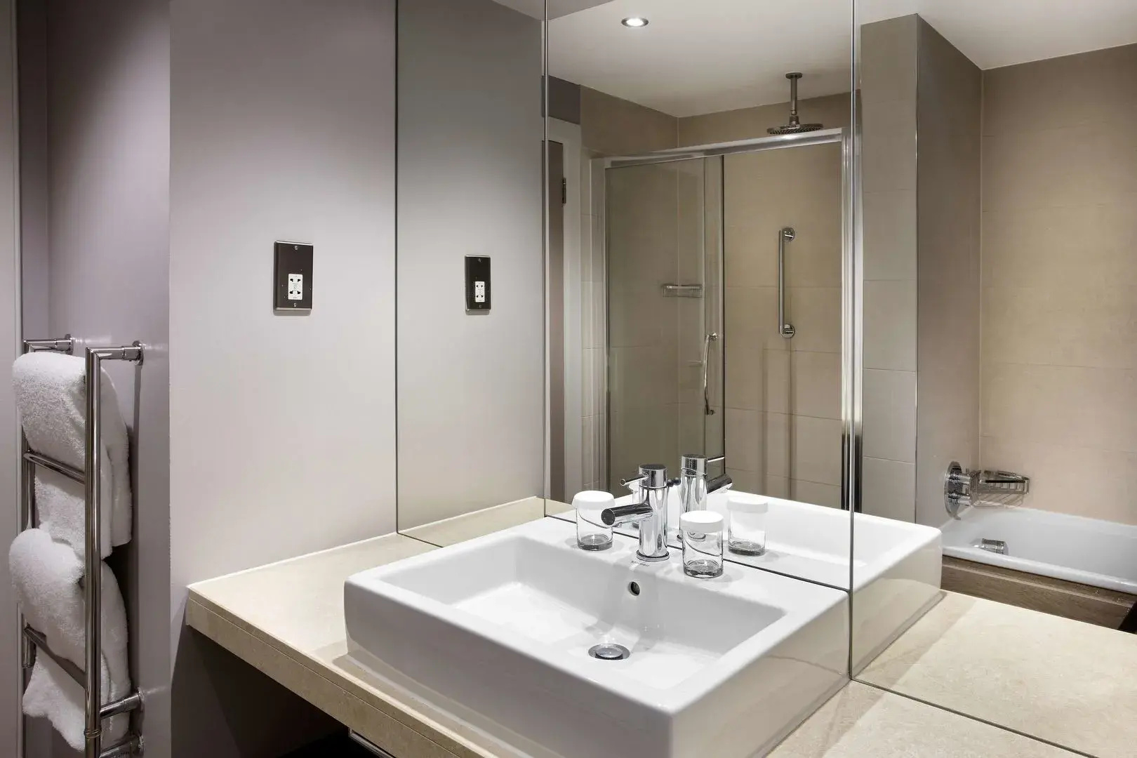 Photo - DoubleTree by Hilton Glasgow Central