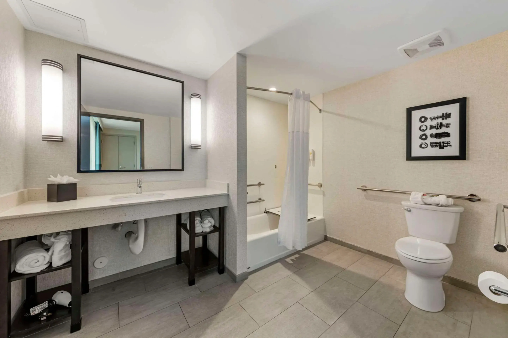 Photo - Comfort Inn & Suites Miami International Airport
