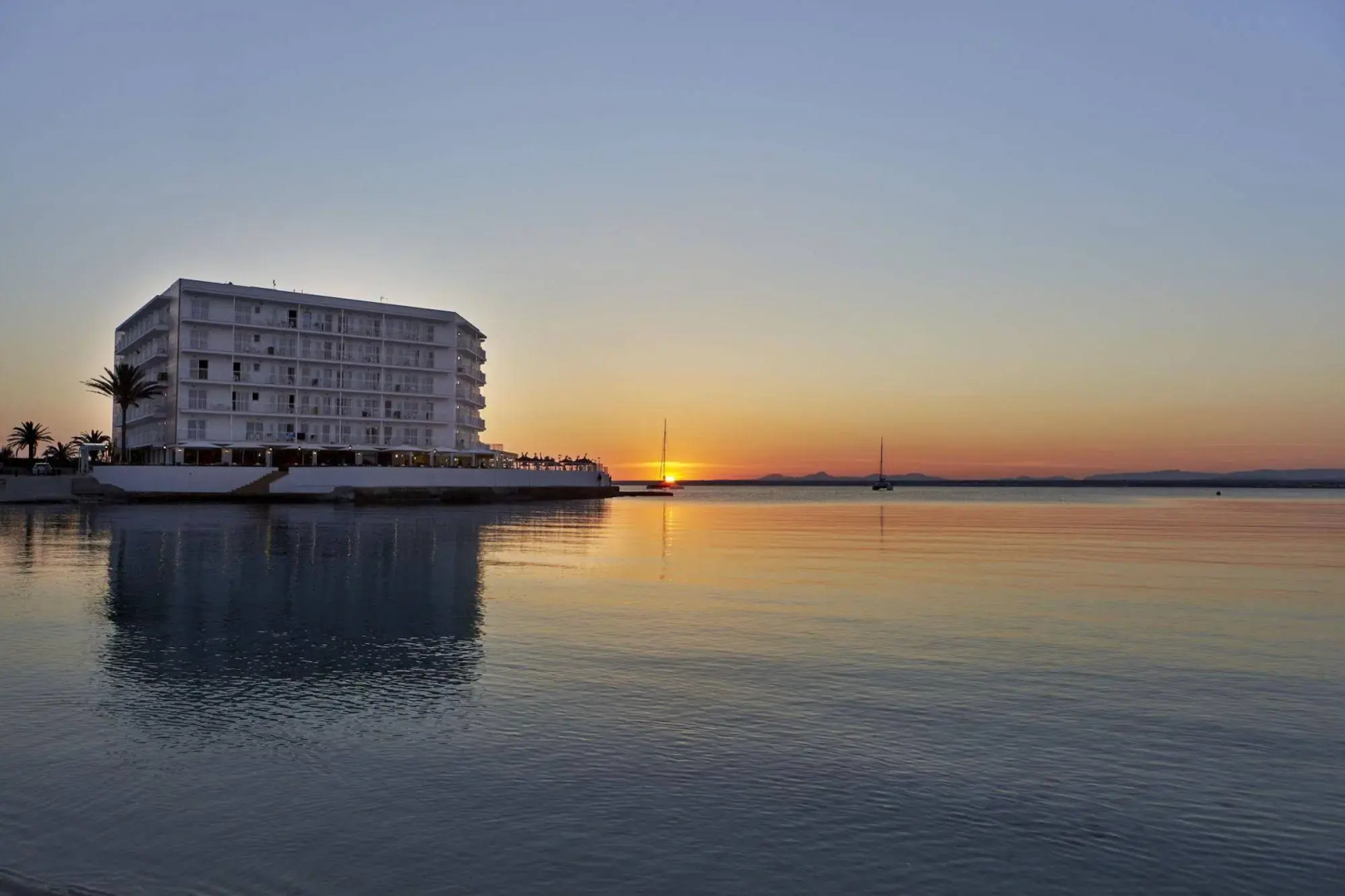 Photo - Universal Hotel Marqués