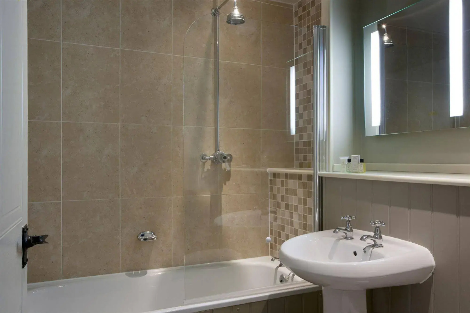 Foto - The Dog & Bear Hotel