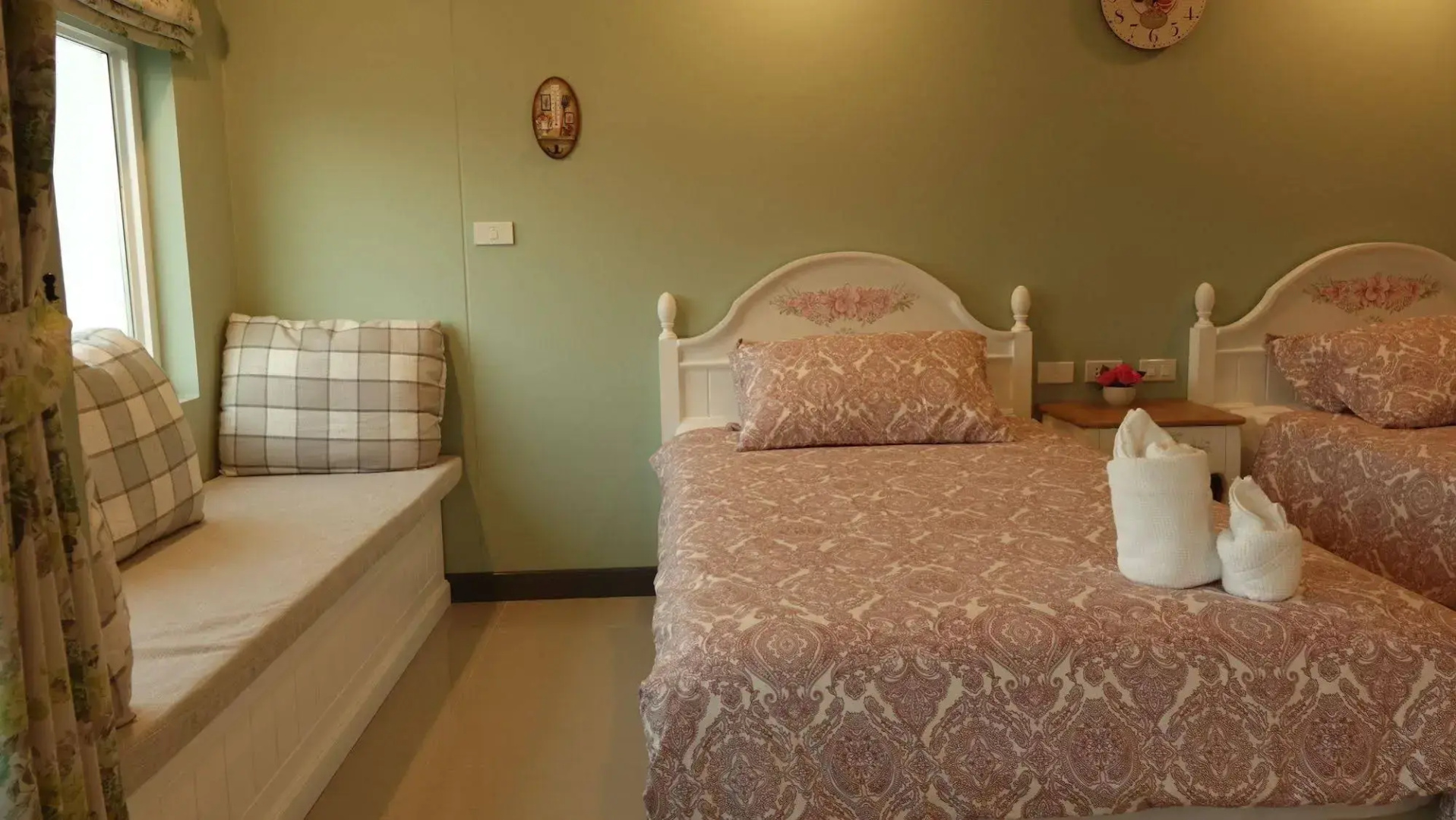 Photo - The Lilly Hotel