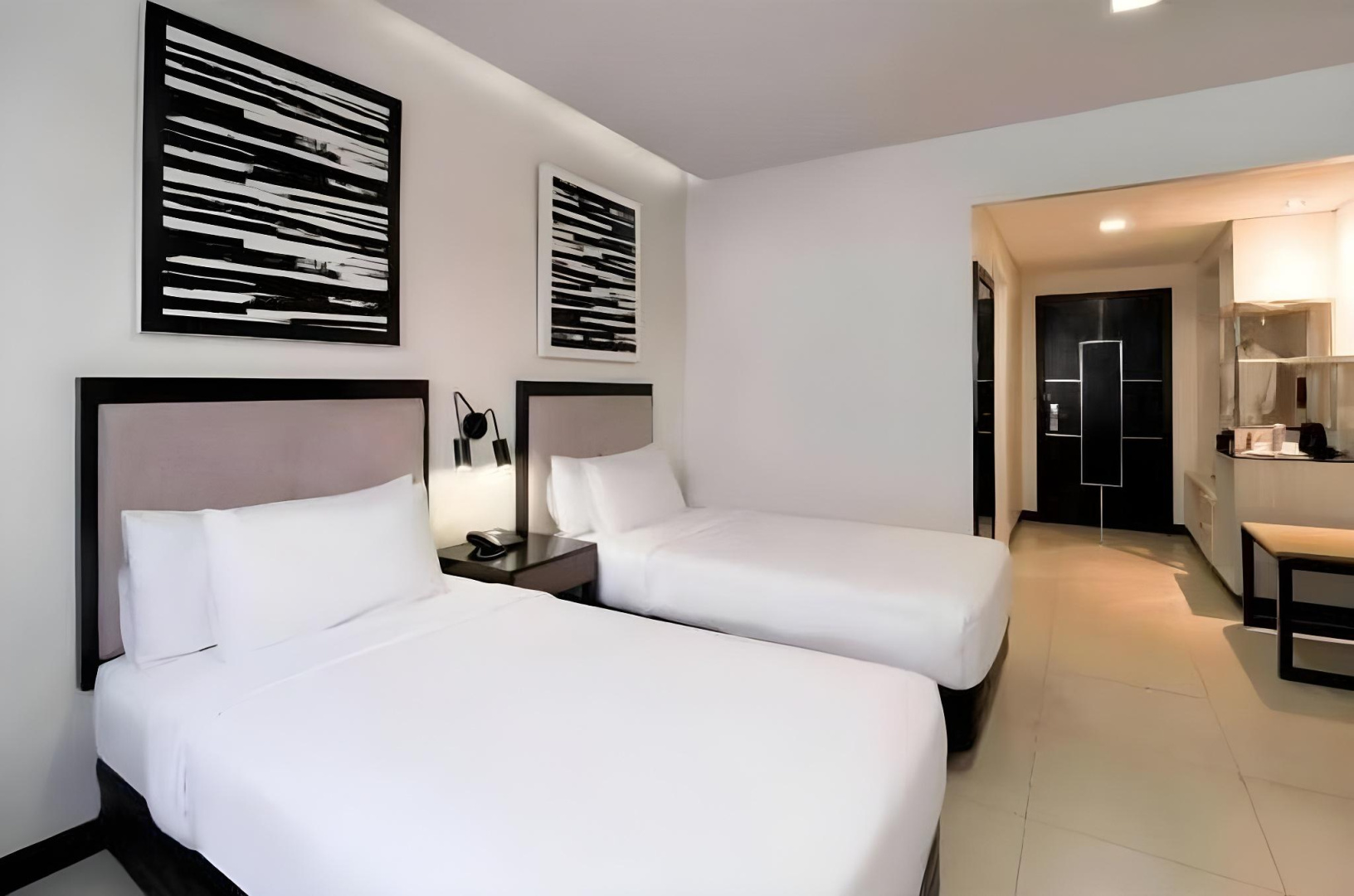 Photo - Summit Hotel Magnolia