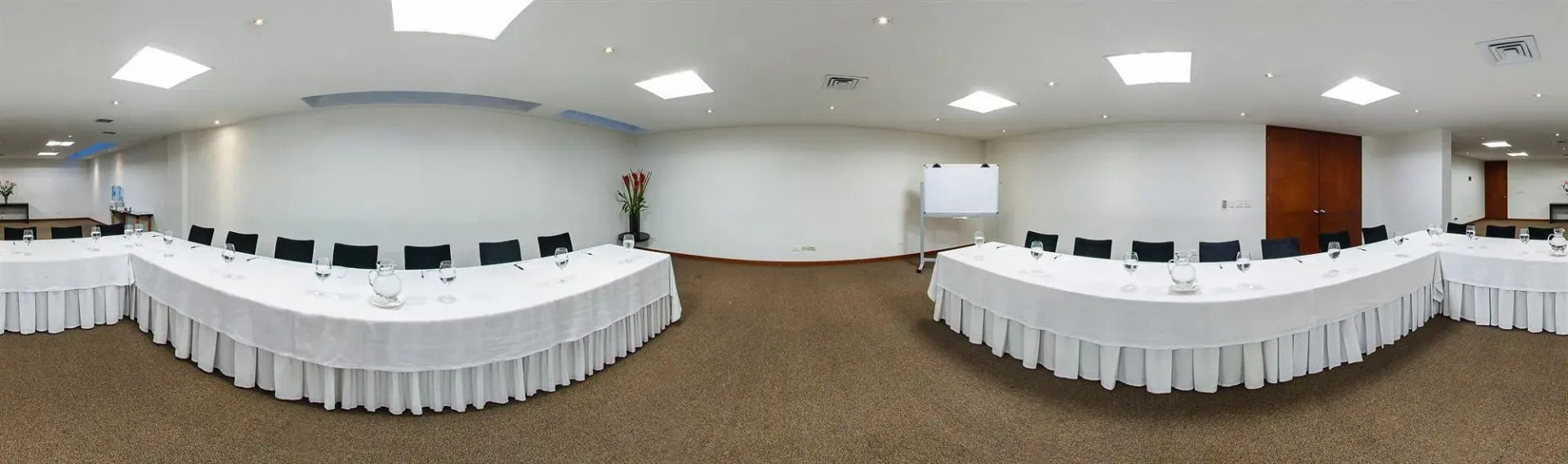 Photo - Richmond Suites Hotel