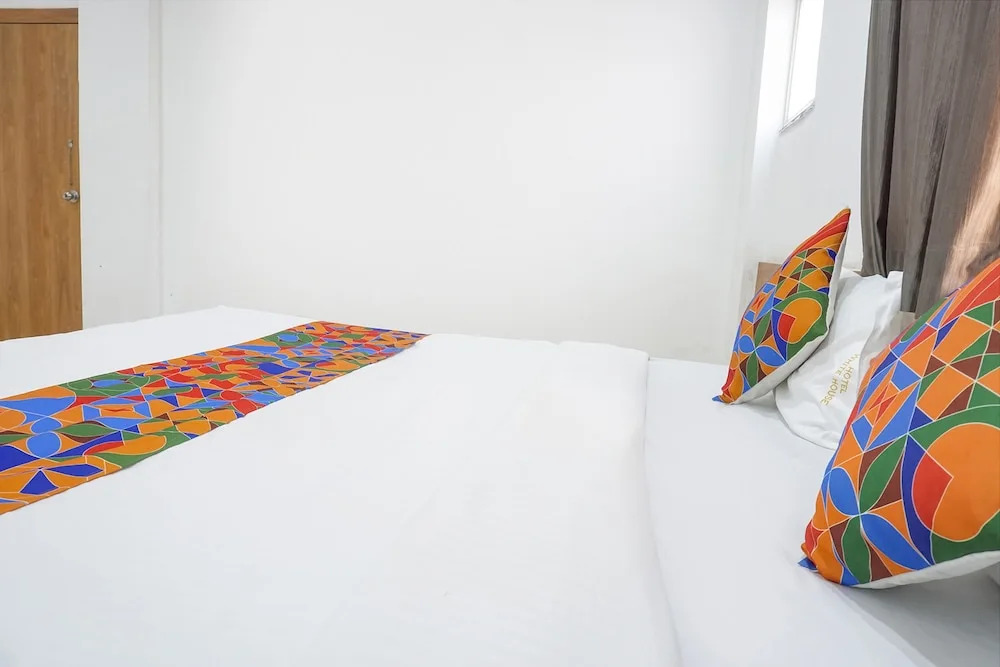 Photo - FabHotel White House