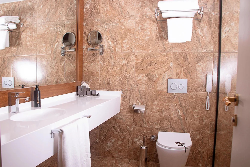 Photo - Shelter Inn Hotel & Spa