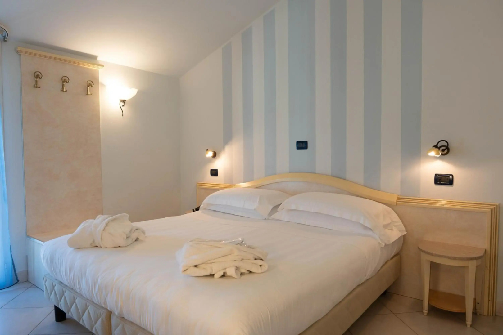 Photo - Hotel London
