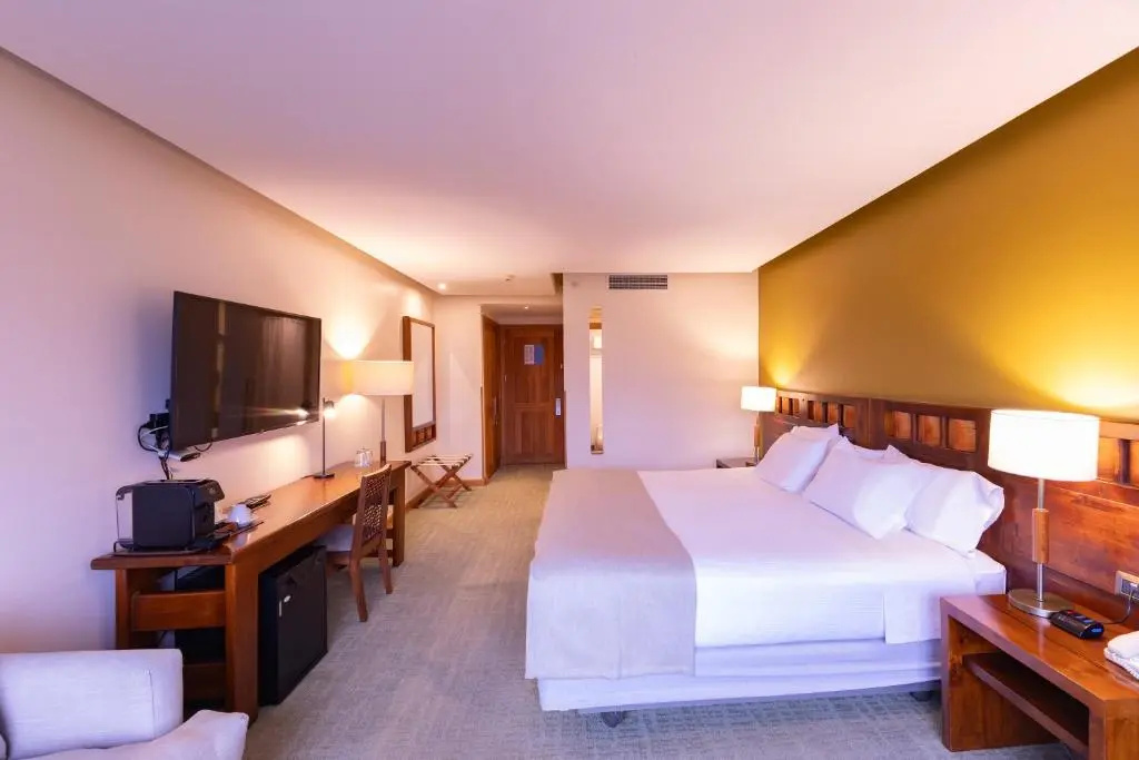 Photo - Wyndham Puerto Varas Pettra