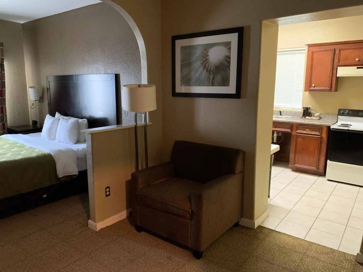 Photo - Quality Suites Houston NW Cy-Fair